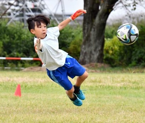サッカーチームとサッカースクールの基本的な違いと掛け持ちする子供たちの現状-TOP画像